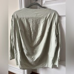 Back in Action Long Sleeve Shirt size 4 NuluApple green